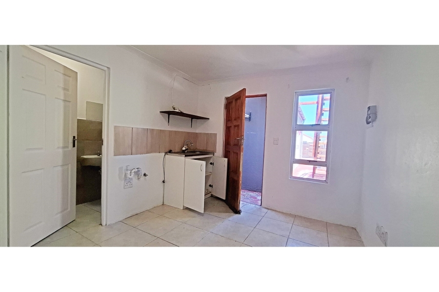 6 Bedroom Property for Sale in Broadlands Village Western Cape